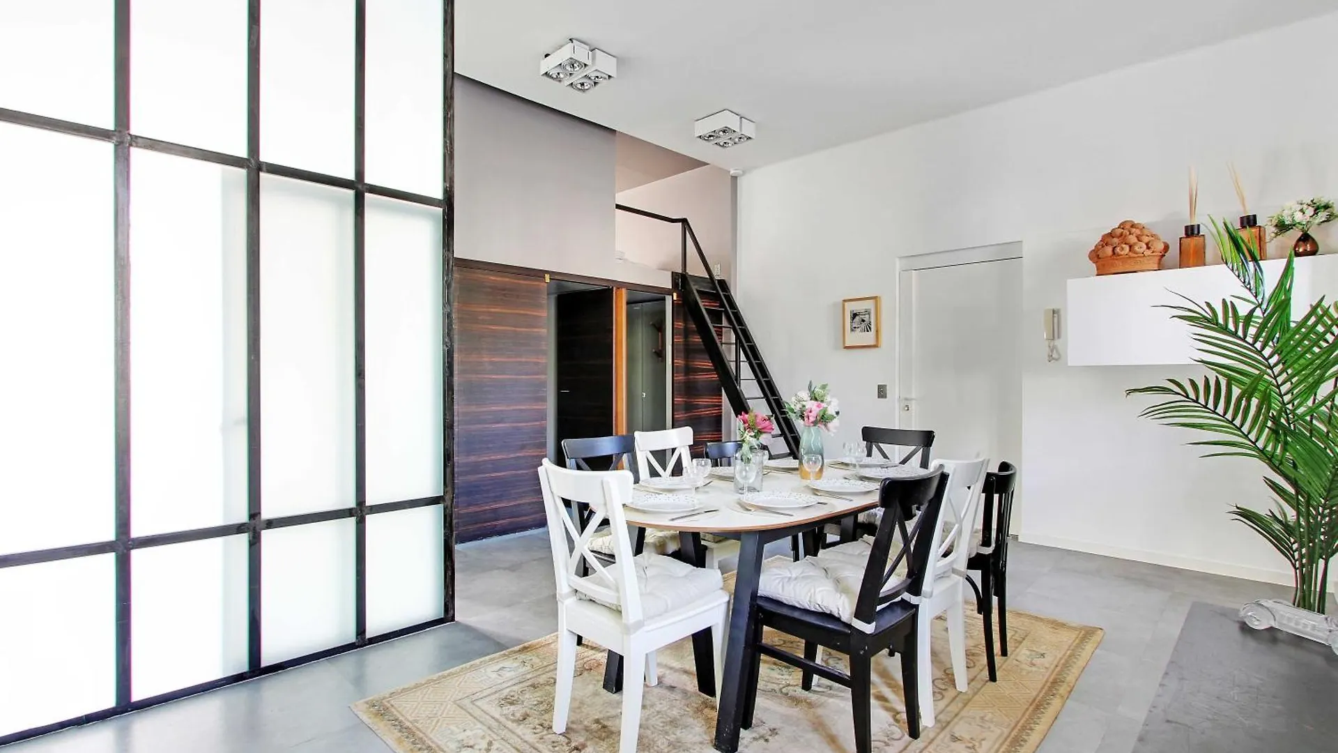 Magnificent - 2br- 7p - Jardin Herold Appartement *